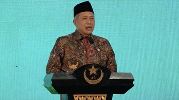 Putus Rantai Tengkulak, Menkop Ferry Ubah Kopdes Jadi Pusat Grosir PKL