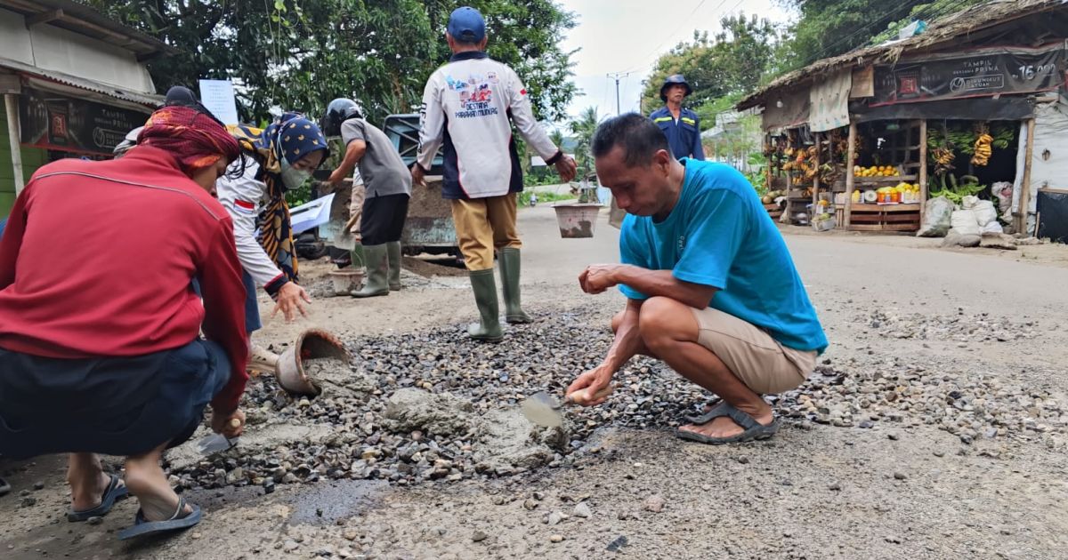 Warga dan Forum Komunikasi Bumi Putra Bogor Barat Gelar Aksi Galang Dana di Jalan Ace Tabrani, Nanggung