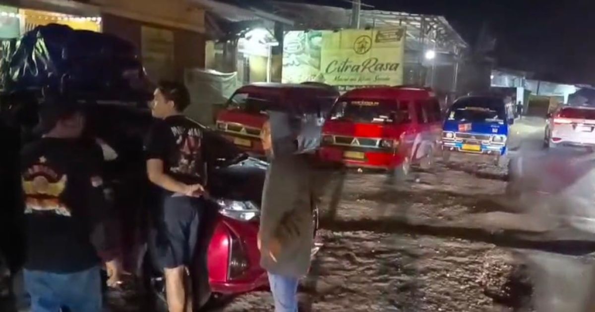 Sopir Angkot Sukabumi Bogor Geram Travel Ilegal, Puluhan Kendaraan Disetop di Cibadak