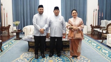 Momen Kekeluargaan Prabowo Subianto di Hari Raya: Tampil Selaras dengan Titiek dan Putranya
