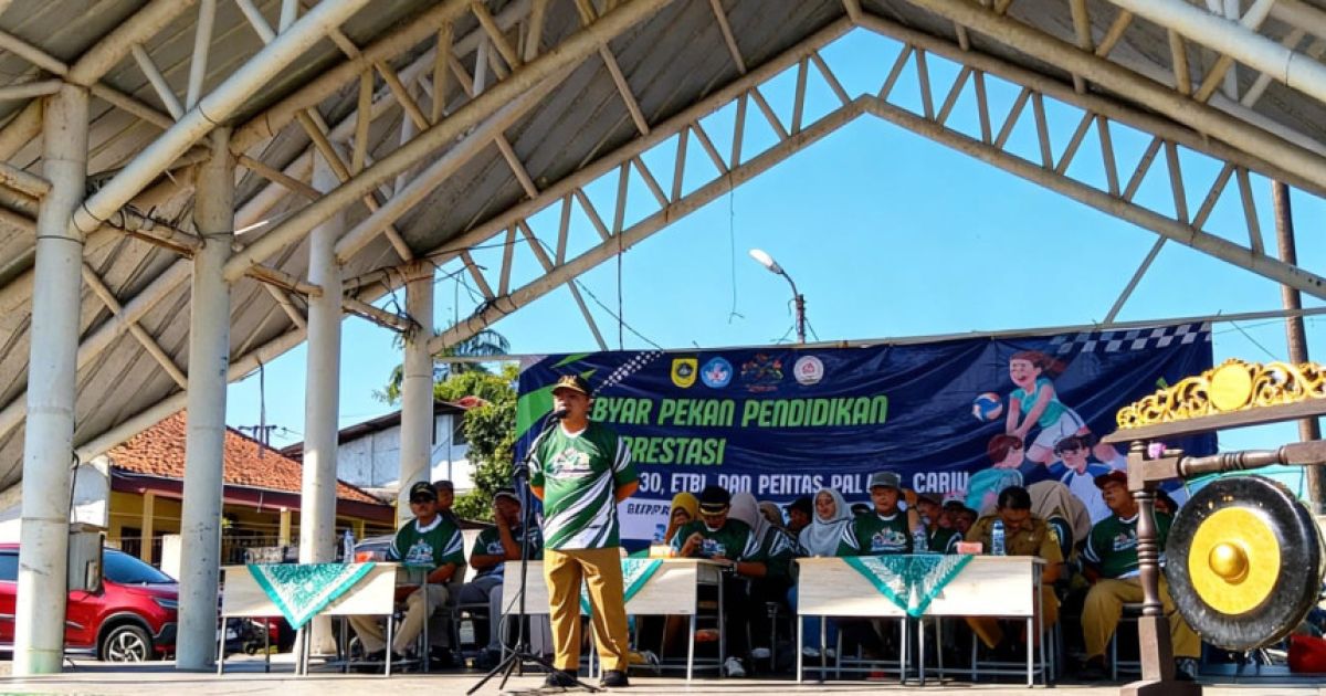 Plt Camat Cariu, Gogo Badarudin saat membuka O2SN Tingkat Kecamatan Cariu.