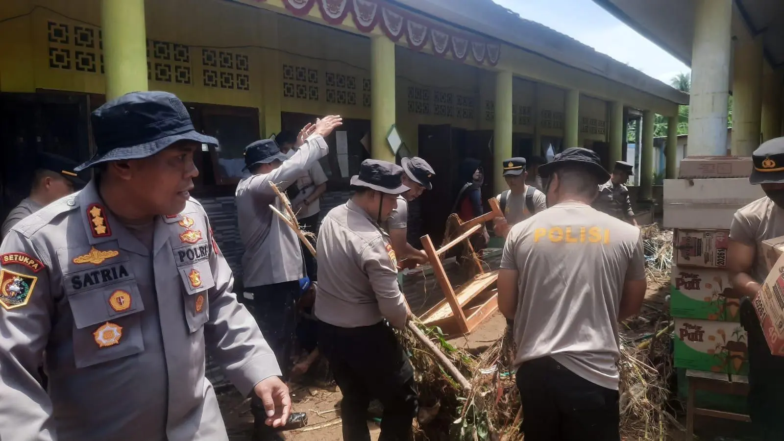 Setukpa Lemdiklat Polri Kerahkan 300 Personel Bantu Korban Banjir Cisolok