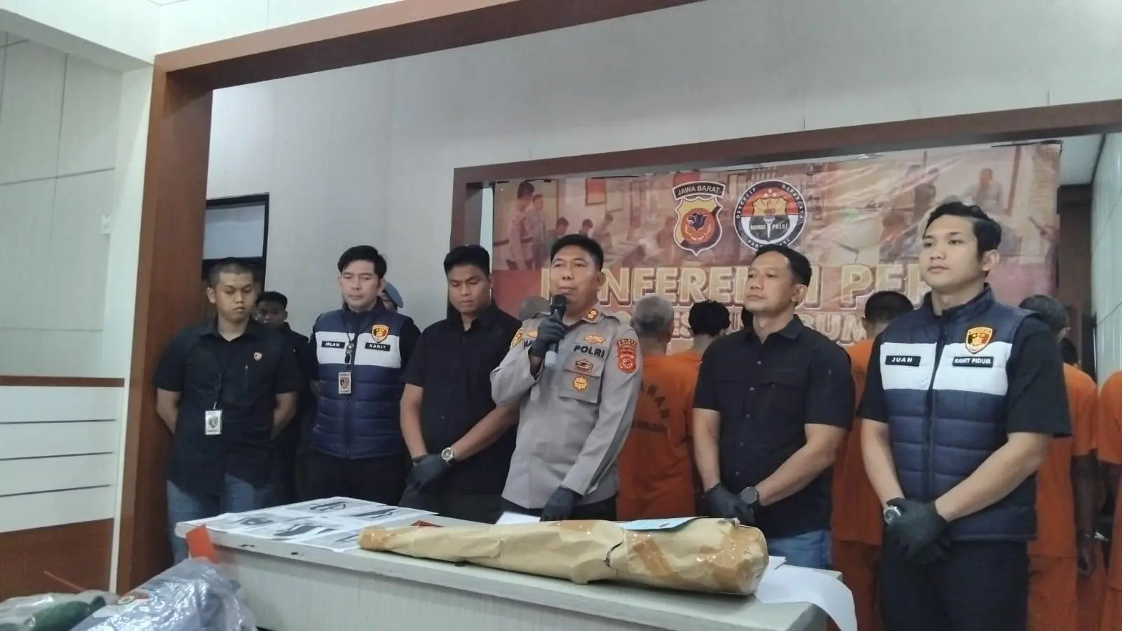 Polres Sukabumi Bongkar Judi Sabung Ayam di Surade, Dua Tersangka Ditahan