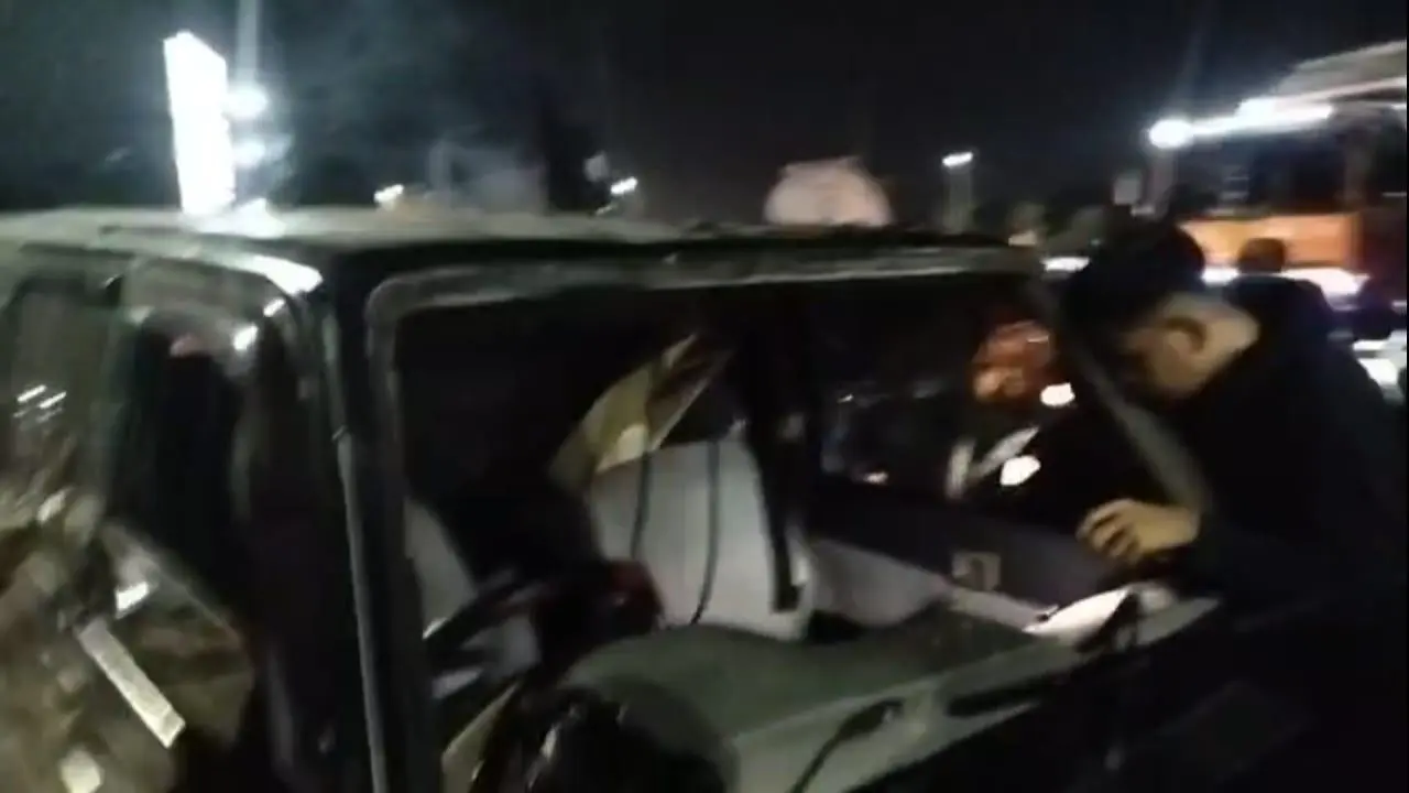 Diduga Tabrak Lari, Sopir Kijang Super Diamuk Massa di Gunung Putri