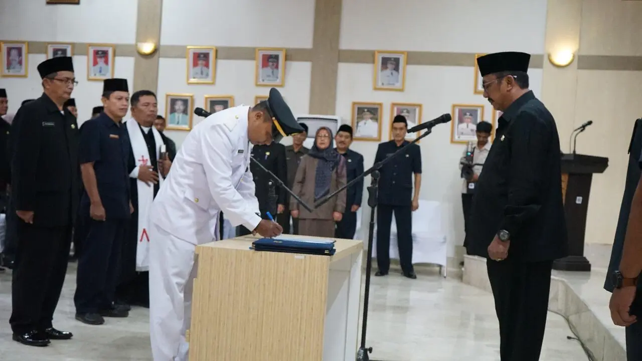 Asjap Lantik 293 Pejabat, Empat Kursi Kepala Dinas Masih Kosong